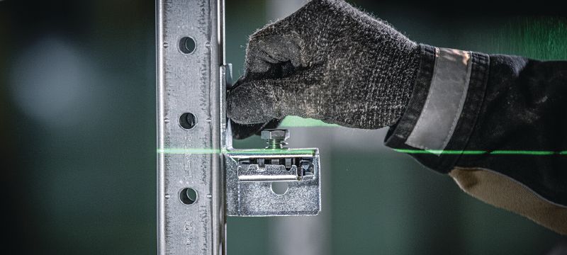 MT- FL „Fast-Lock“ kanalų veržlė su varžtu „Fast-Lock“ kanalų veržlė su varžtu, skirta pagrindo plokštėms ir jungtims prijungti prie statramsčių kanalų Aplikacijos 1